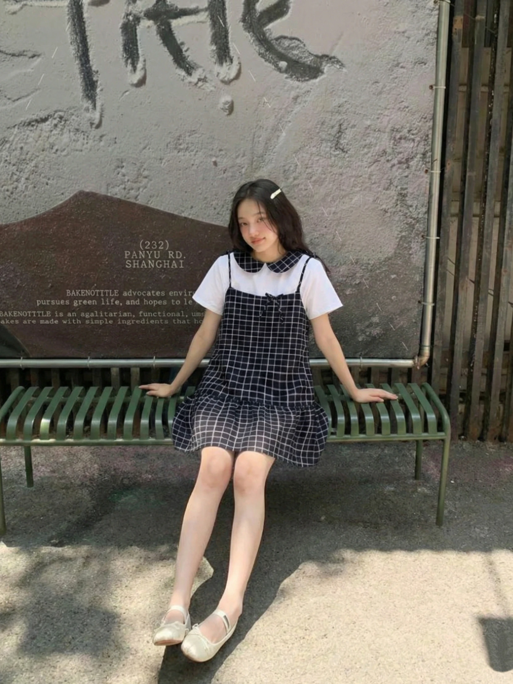 Set babydoll áo trắng cổ caro đen + yếm caro đen 