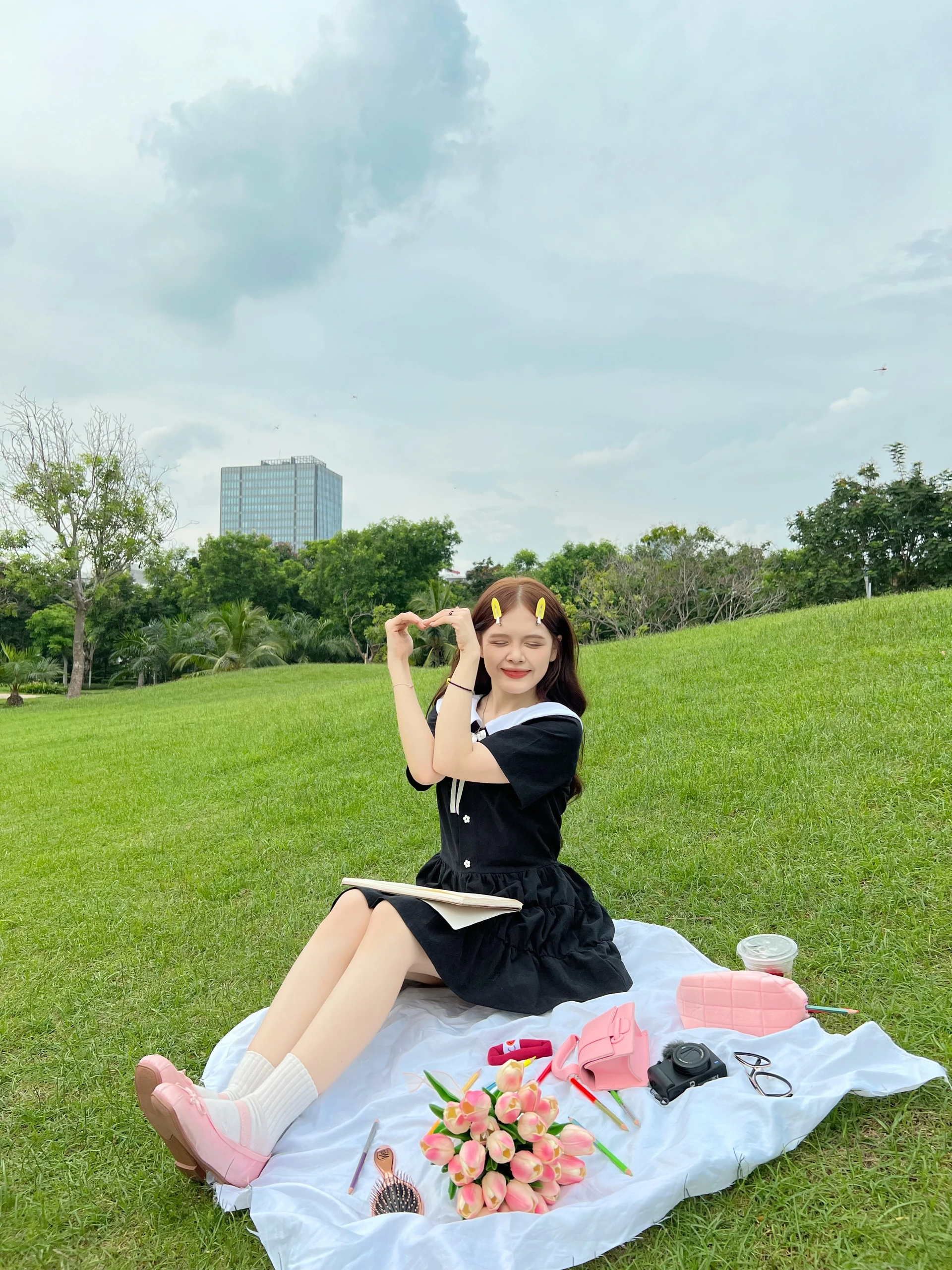 Đầm babydoll đen 3 tầng 2 dây cột eo 